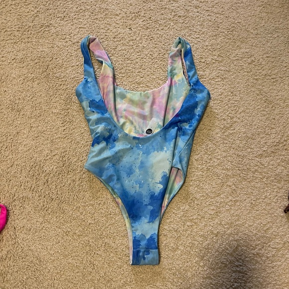 Moana bikini one piece size large - Picture 2 of 2